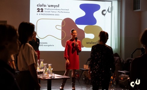 One Dance UK's Erin Sanchez speaks at a festival in Poland