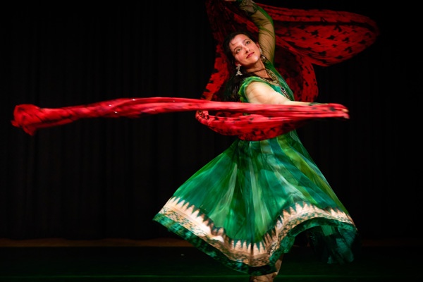 The UK’S Leading South Asian Dance and Music Company Sonia Sabri Company announce their 2025 Spring Tour of ROSHNI 